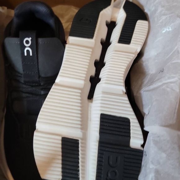 On running WOMEN'S ON CLOUDNOVA, PHANTOM/WHITE, 6 B MEDIUMBox as isNew - Picture 5 of 7